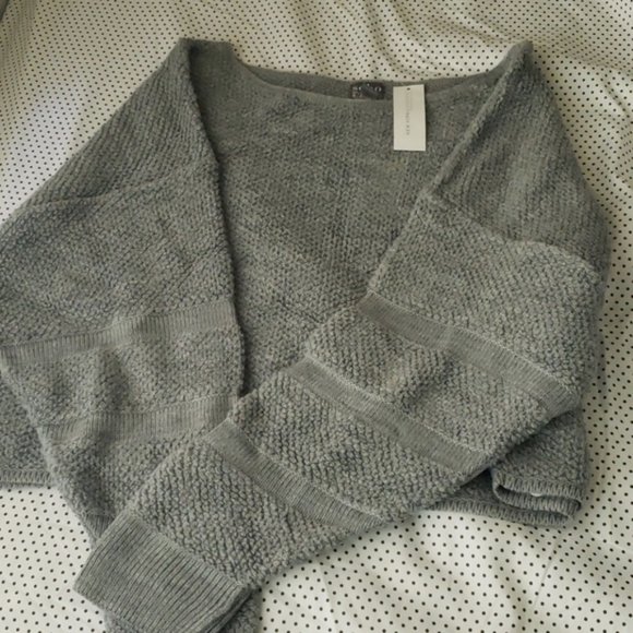 SALE! Scoopneck Crop Sweater - Picture 15 of 15